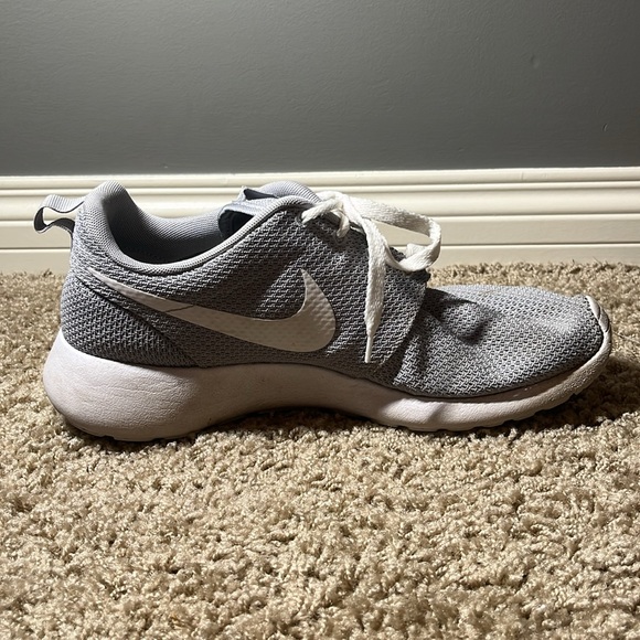 Men’s Nike - Picture 2 of 3